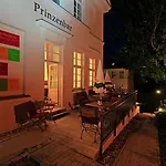 Prinzenpalais מלון 4*
