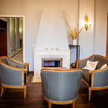 Prinzenpalais מלון 4*
