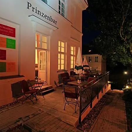 Prinzenpalais מלון 4*